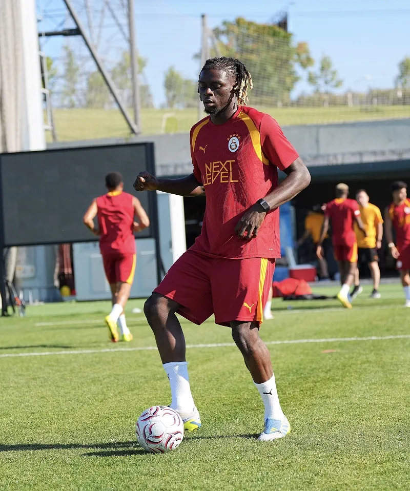 Galatasaray'ın Yeni Transferi Lesley Ugochukwu İlk antrenmanına çıktı, Lesley Ugochukwu kimdir?
