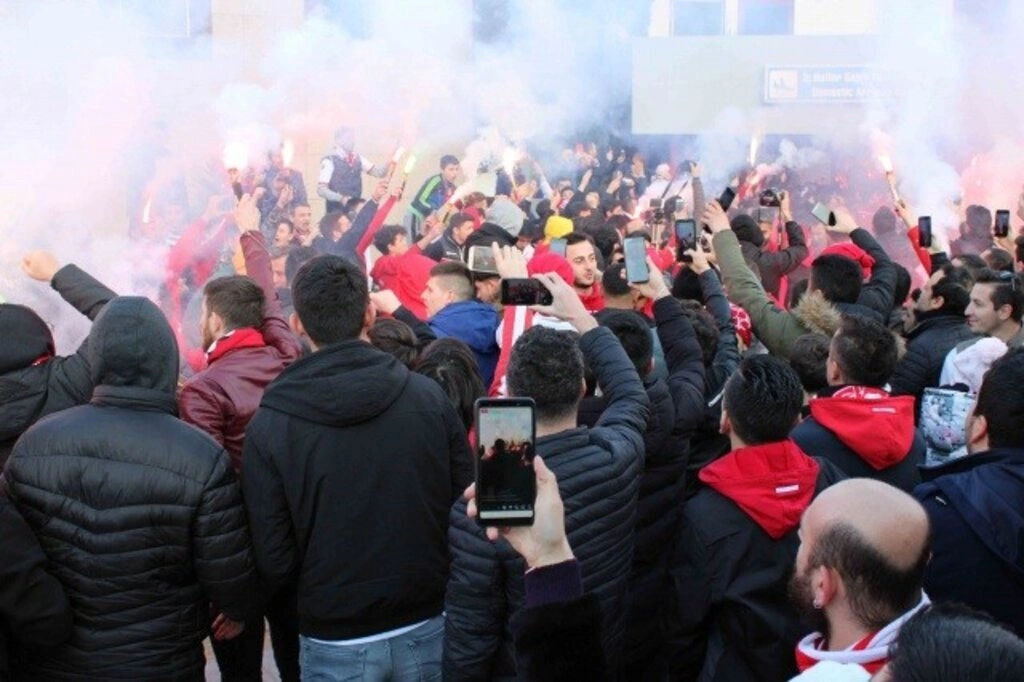 Taraftardan Samsunspor'a Coşkulu Karşılama