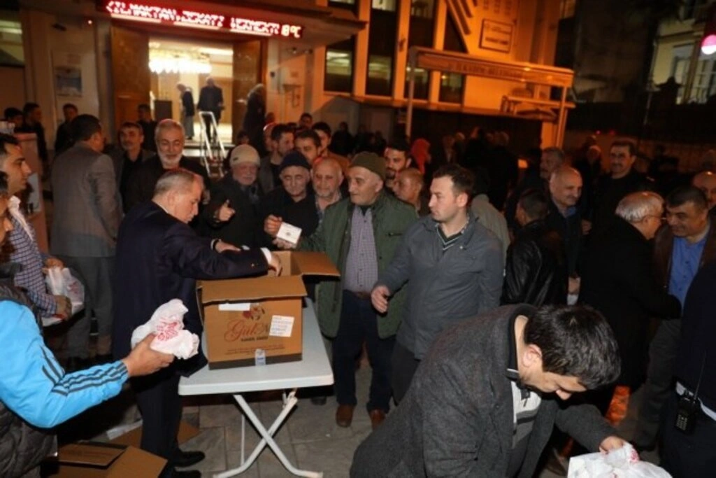 İlkadım Belediyesi Kandil Simidi Dağıttı - Samsun Haber