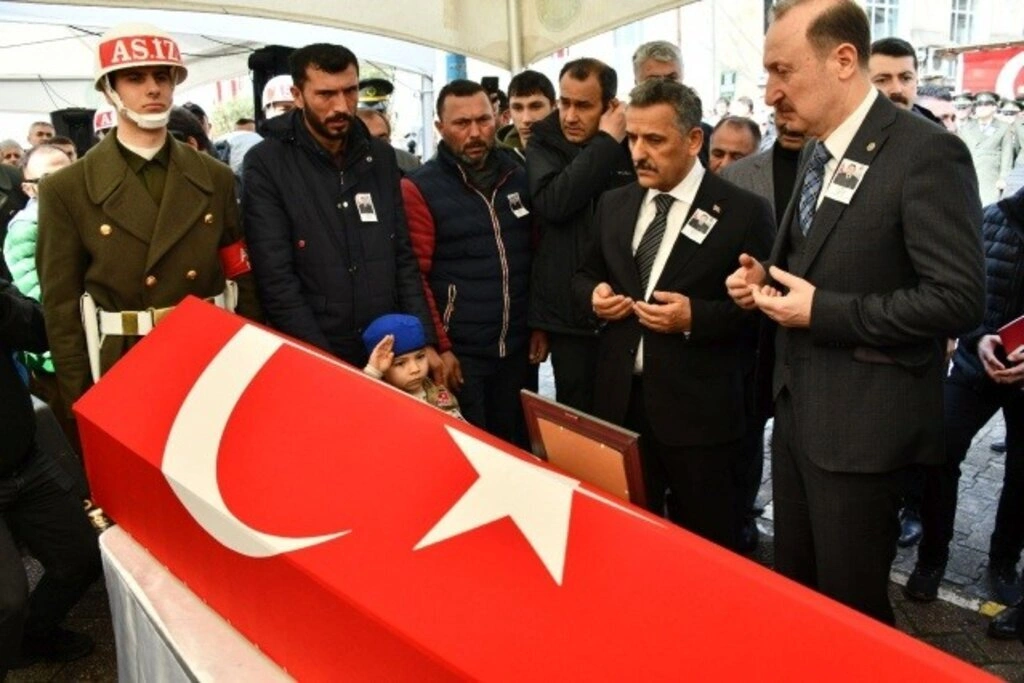 ÇARŞAMBA, ŞEHİDİNİ SON YOLCULUĞUNA UĞURLADI