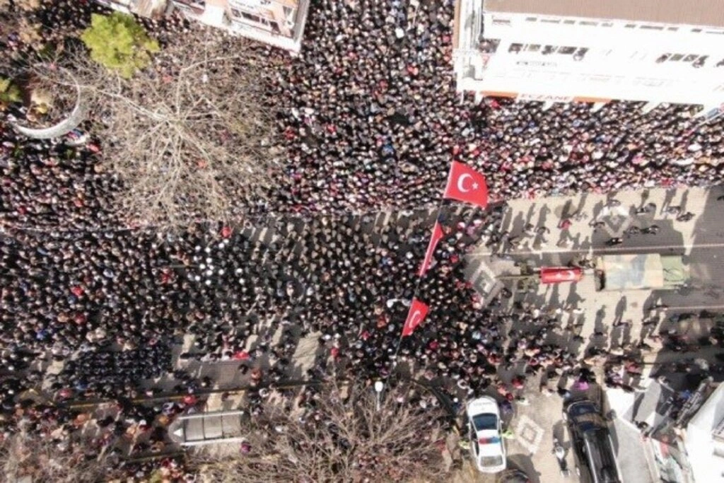 ÇARŞAMBA, ŞEHİDİNİ SON YOLCULUĞUNA UĞURLADI