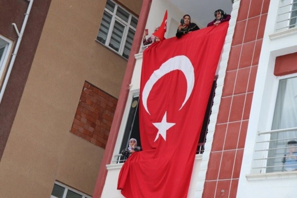 Kavak'ta Şehitlere Saygı Birlik ve Beraberlik Yürüyüşü Düzenlendi