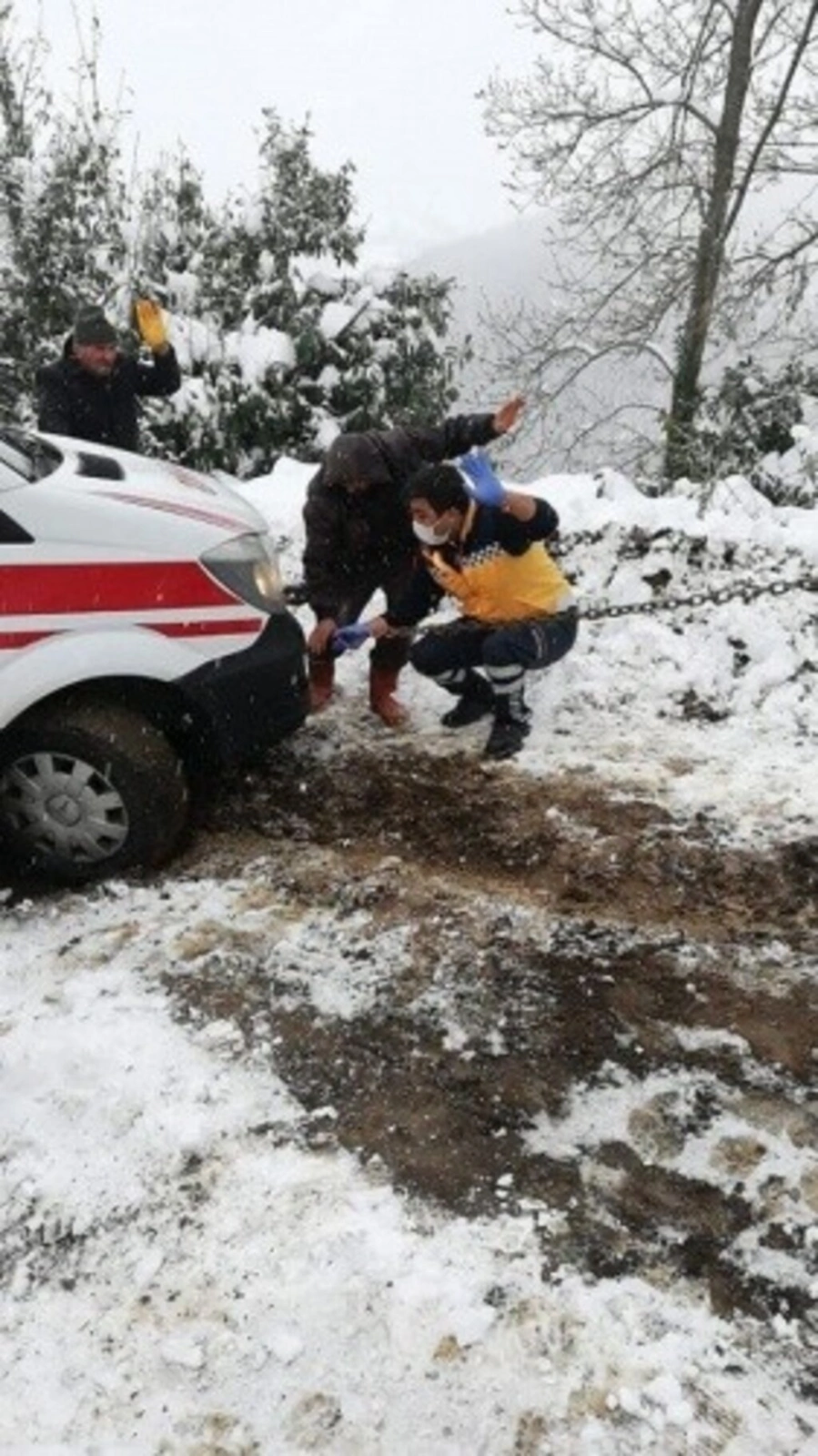 Tekkeköy Karışlar Mahallesi'ndeki hastaya sağlık ve belediye ekipleri ulaştı