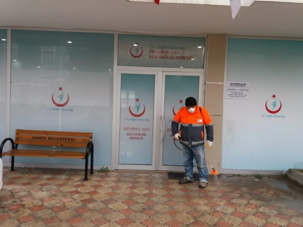 Canik'te İlçenin Tamamında Dezenfekte Çalışmaları Var
