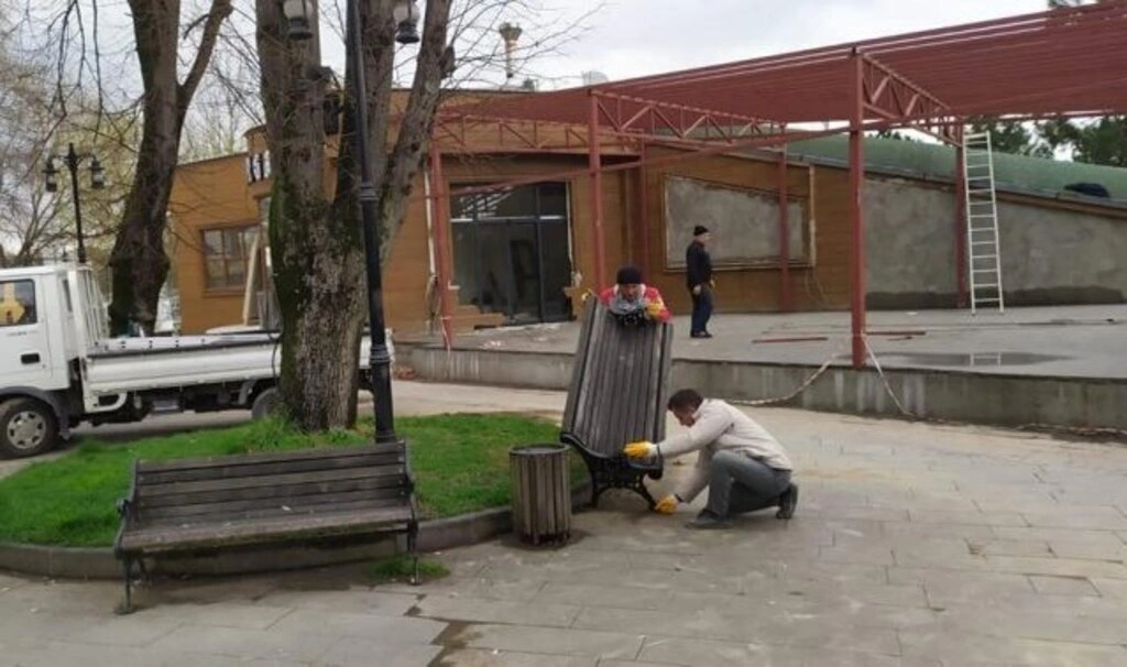 Çarşamba Belediyesi'nden koronavirüs önlemi, banklar kaldırıldı