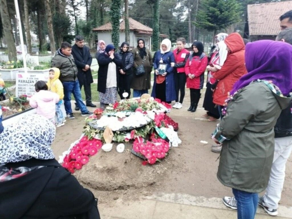 Türk Kızılayı Canik Şubesi Şehit Pakel’in ailesini ziyaret etti
