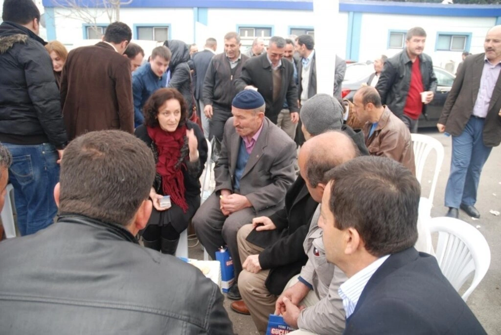 Herkes bu çatının altında buluştu!