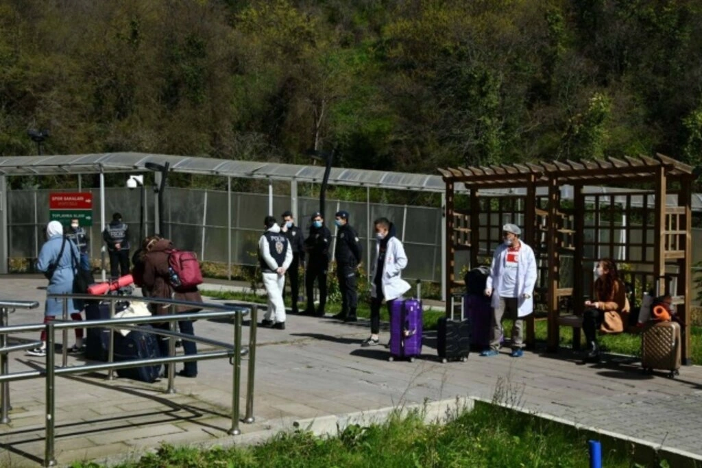 Misafir Öğrenciler Memleketlerine Uğurlandı