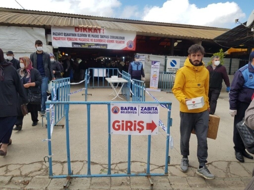 Bafra Belediyesinden Maske Dağıtımı
