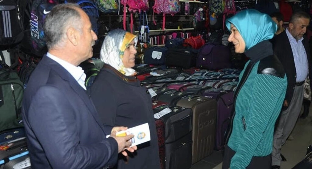 Elif Coşkun Bilgin'e esnaftan yoğun ilgi