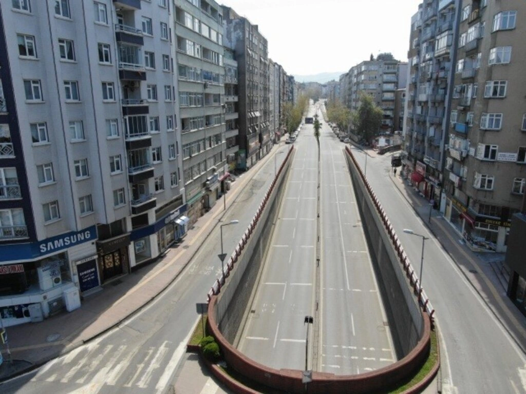 Sokağa çıkma yasağında Samsun sokakları havadan görüntülendi