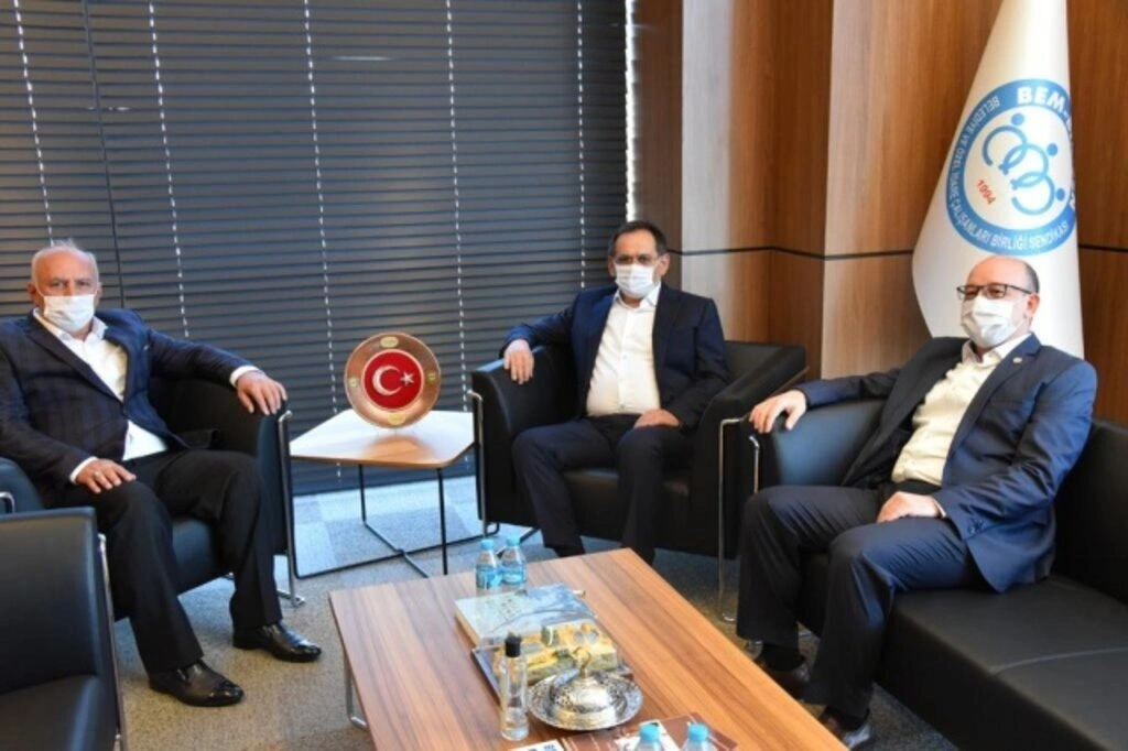 Samsun Büyükşehir Belediye Başkanı Mustafa Demir Memursen Genel Merkezi'nde