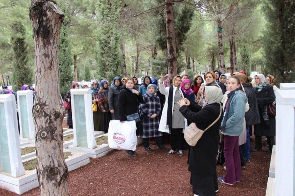 Tekkeköylü bayanlar Çanakkale'de