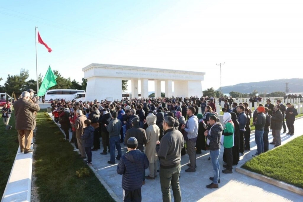 Canik, Çanakkale’de 555 kişiyi şehitlerle buluşturdu