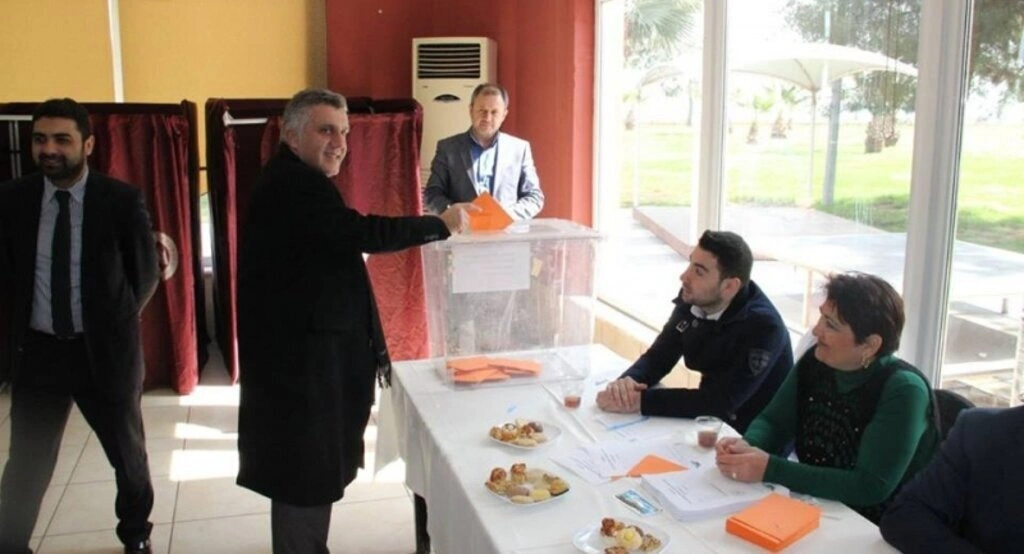 AK Parti'de temayül yoklaması yoğun bir katılım ile gerçekleşti