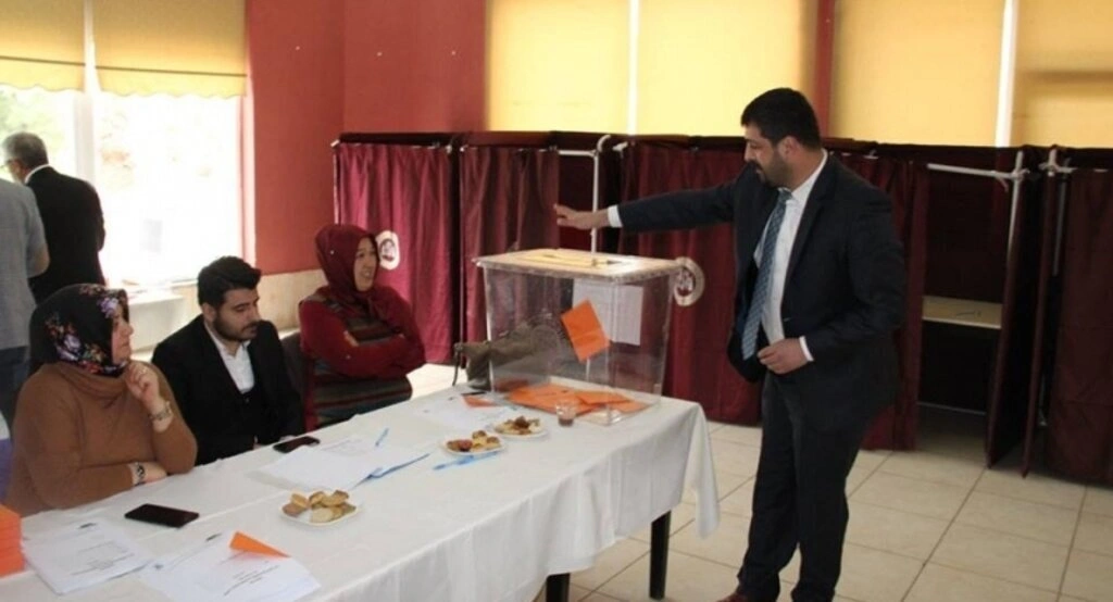 AK Parti'de temayül yoklaması yoğun bir katılım ile gerçekleşti