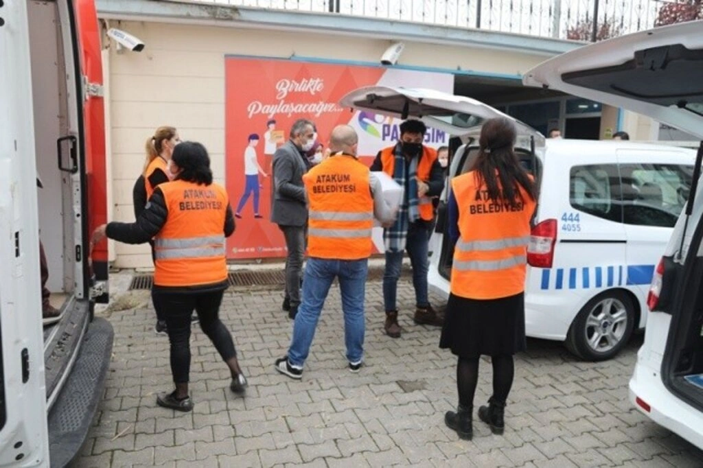 Atakum Belediyesi’nden gıda yardımı ve ulaşım hizmeti