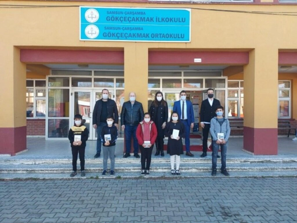 BALKAN TÜRKLERİ DERNEĞİ'NDEN EĞİTİME TAM DESTEK