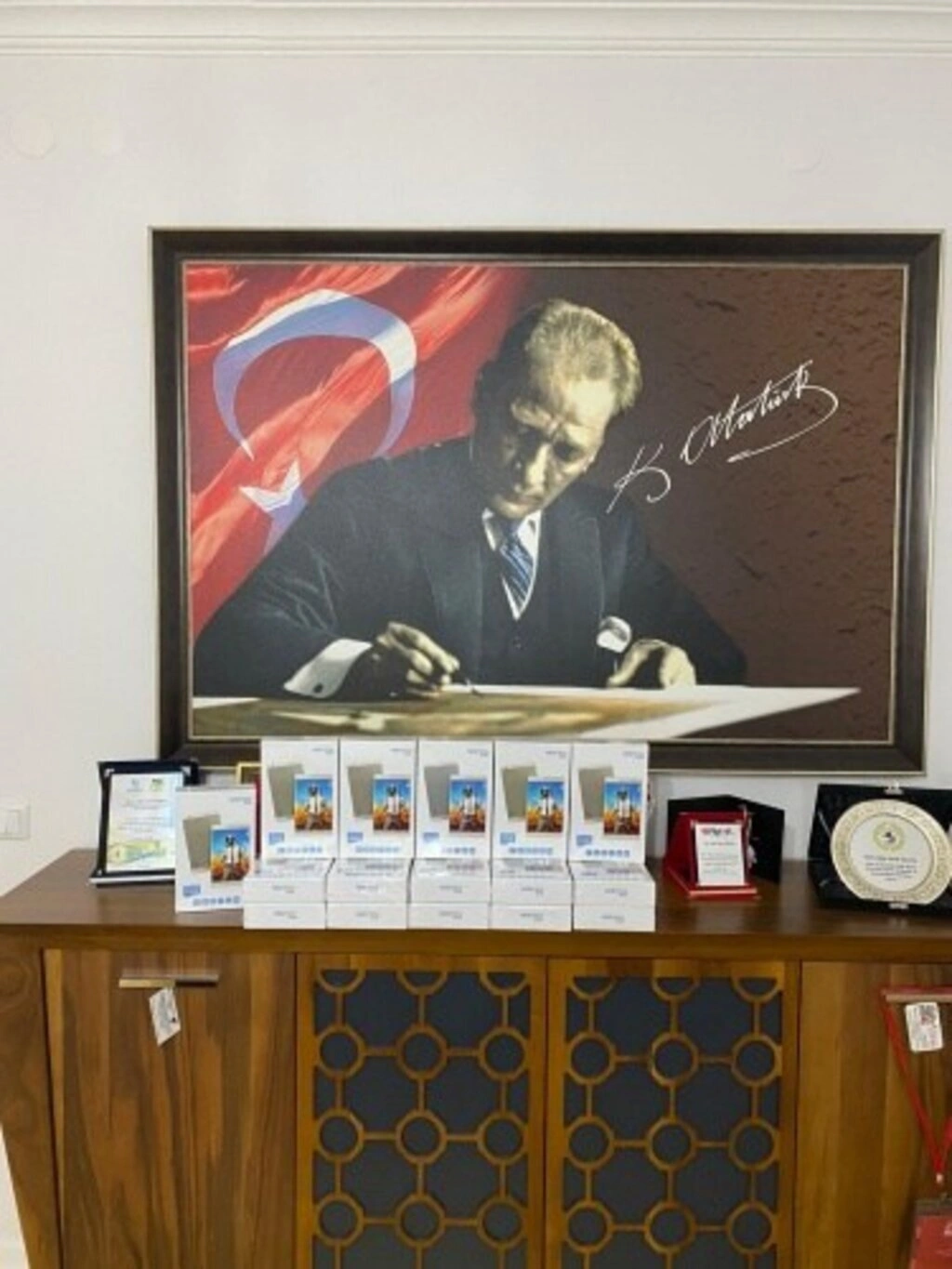 BALKAN TÜRKLERİ DERNEĞİ'NDEN EĞİTİME TAM DESTEK
