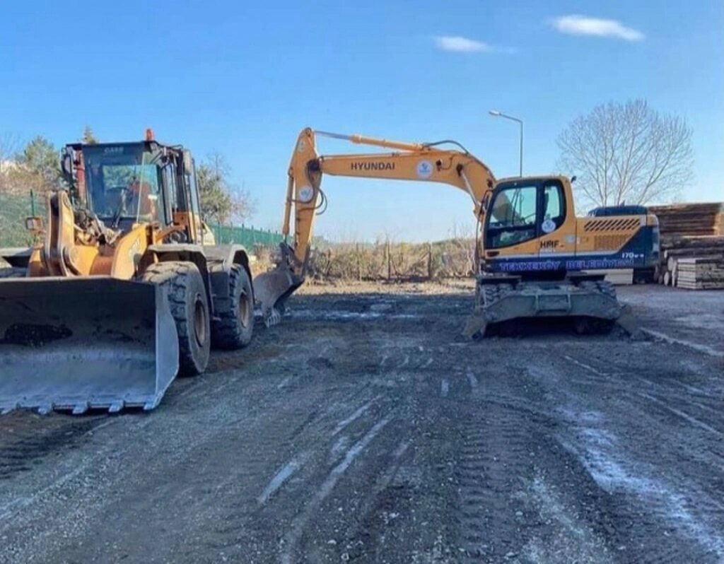 Tekkeköy Belediyesi'nden Örnek Sanayi Sitesi yollarına beton kaplama