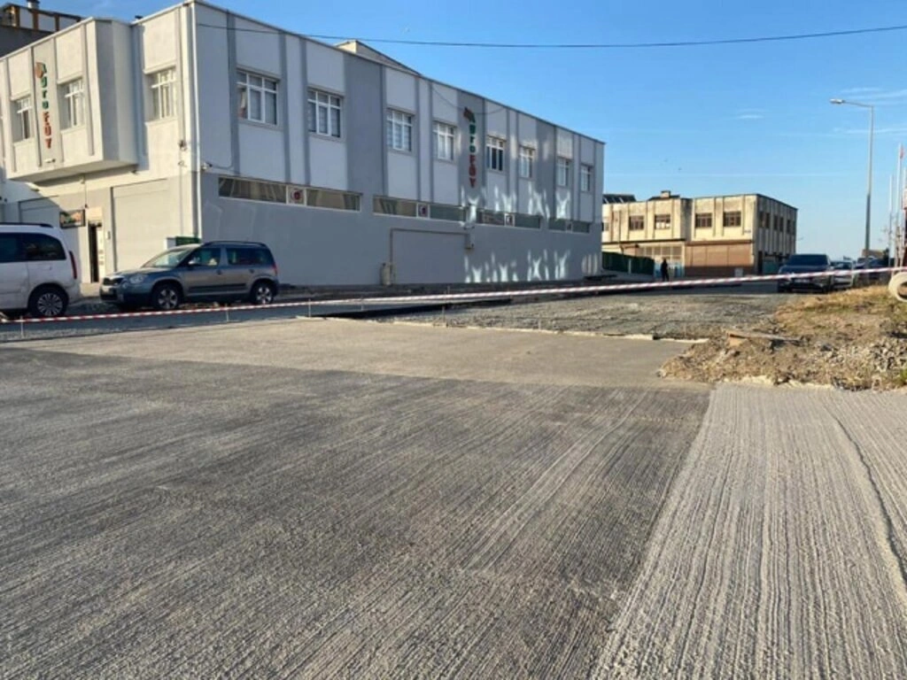 Tekkeköy Belediyesi'nden Örnek Sanayi Sitesi yollarına beton kaplama