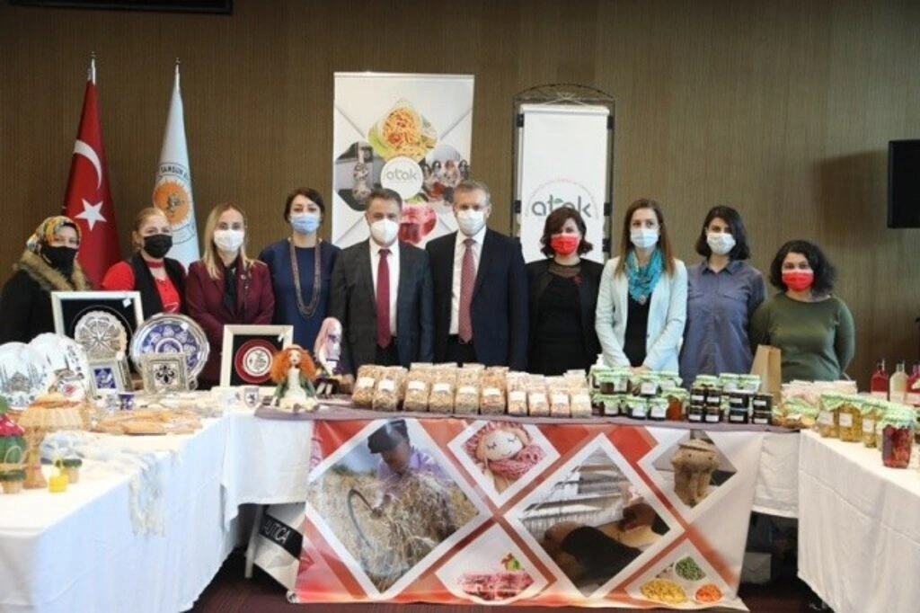 Atakum Belediye Başkanı Av. Cemil Deveci 2 yıllık çalışmalarını özetledi