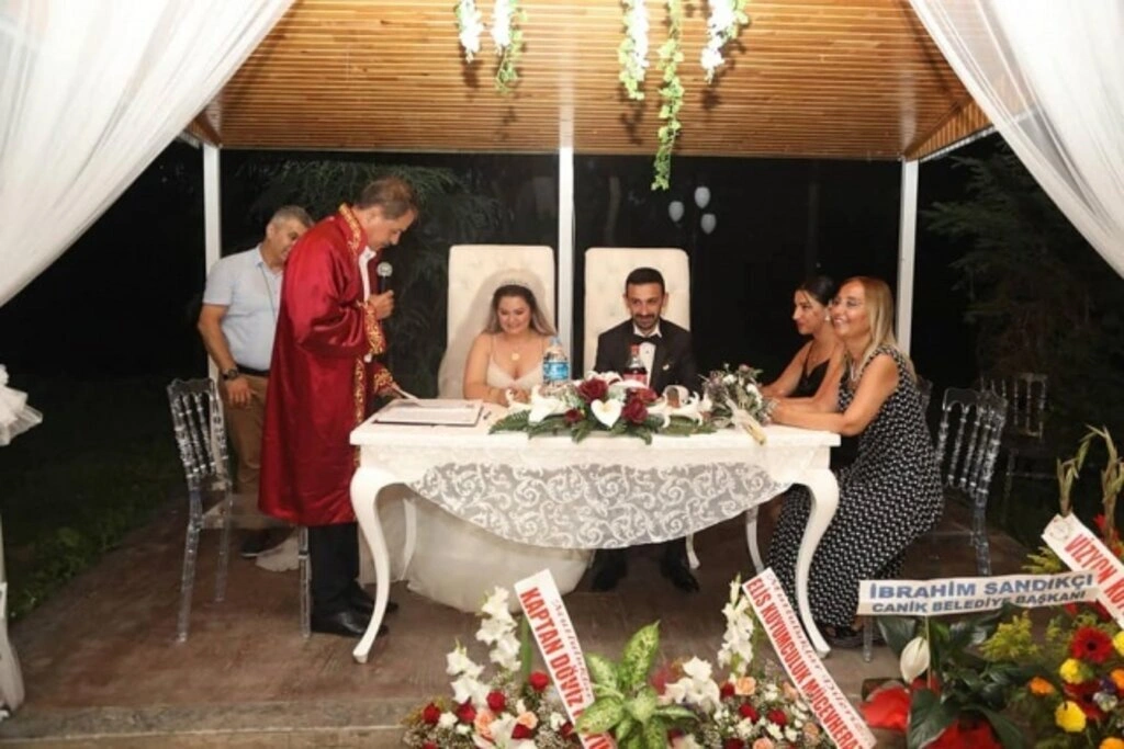 Deveci ailesinin mutlu günü