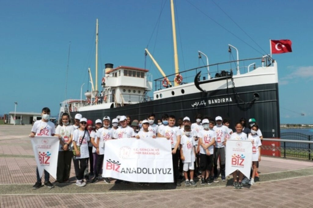 Biz Anadoluyuz projesi kapsamında Sinoplu öğrenciler Samsun'u gezdi