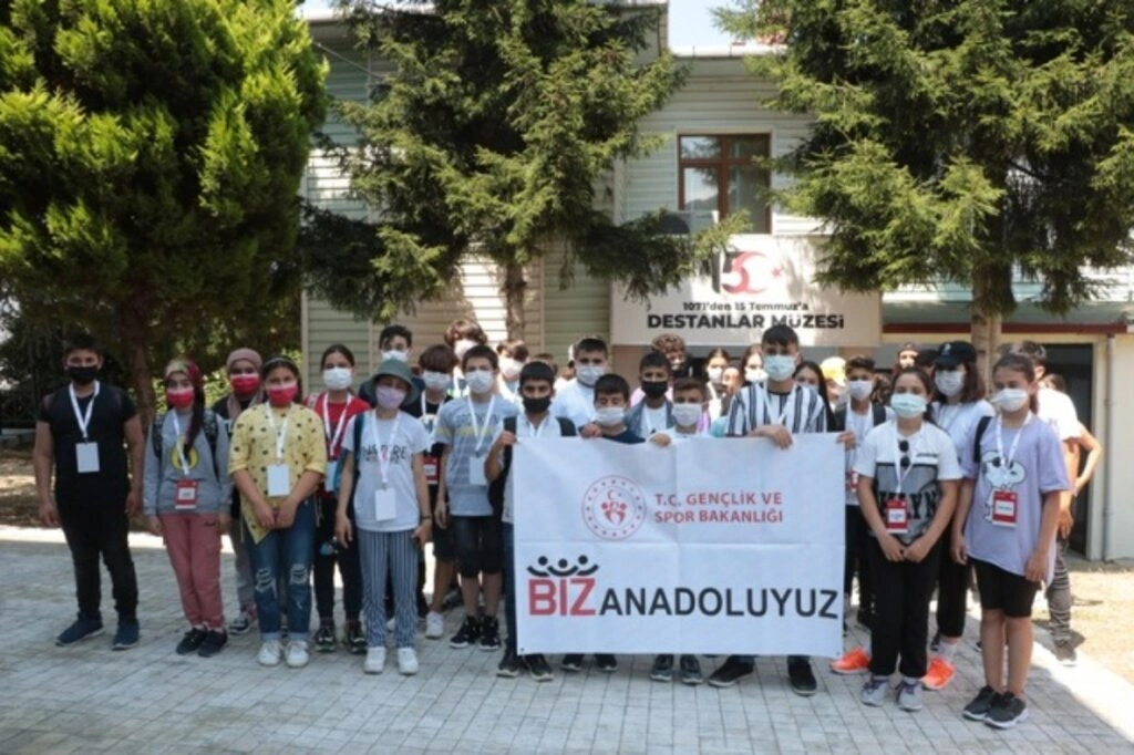 Biz Anadoluyuz projesi kapsamında Sinoplu öğrenciler Samsun'u gezdi