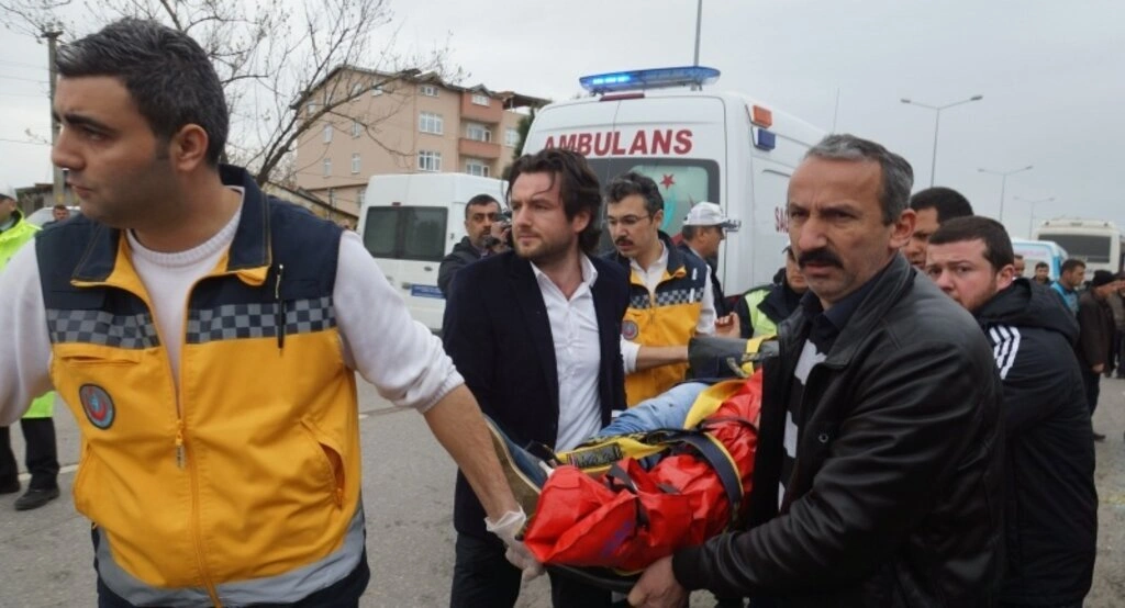 Samsun'da halk otobüsü ile midibüs çarpıştı: 24 yaralı
