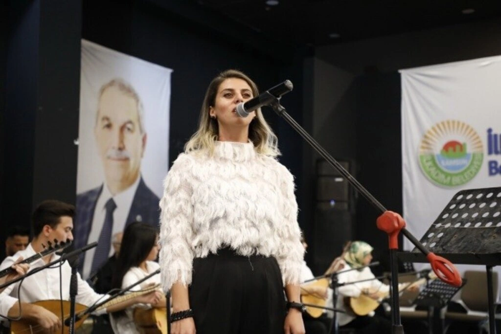İlkadım Belediyesi saz kursiyerlerinden Bağlama Dinletisi ve Solistler Geçidi