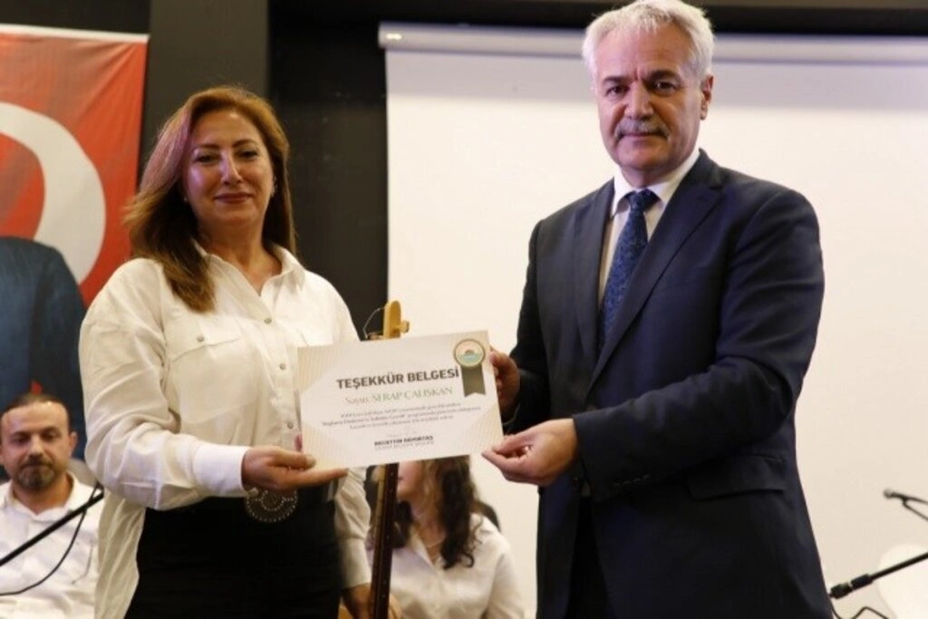 İlkadım Belediyesi saz kursiyerlerinden Bağlama Dinletisi ve Solistler Geçidi