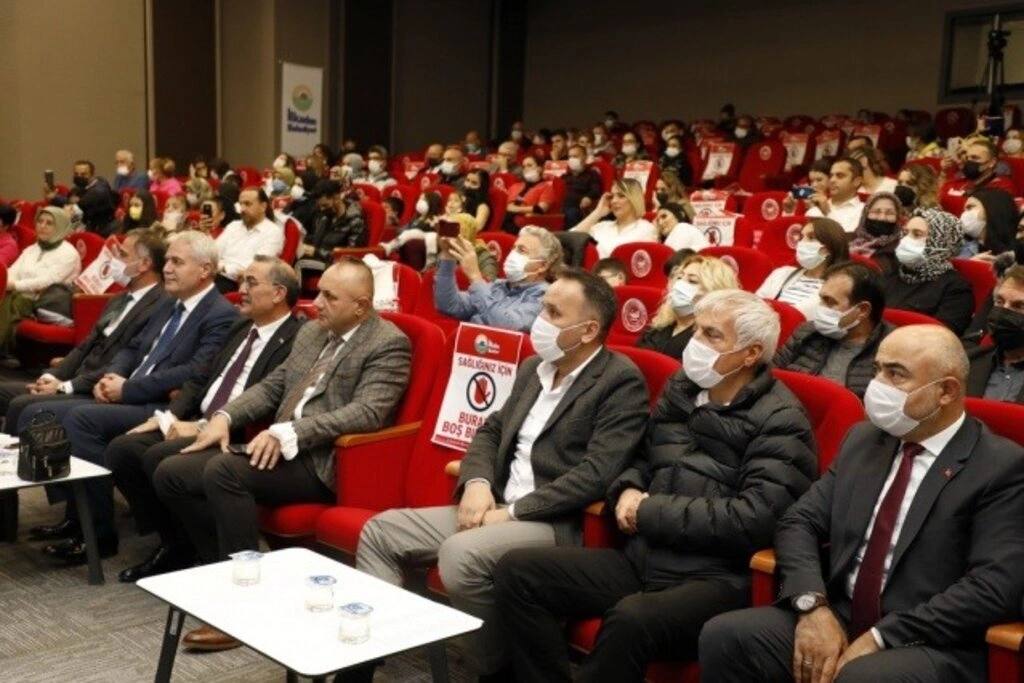 İlkadım Belediyesi saz kursiyerlerinden Bağlama Dinletisi ve Solistler Geçidi