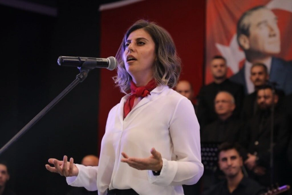 İlkadım THM Korosu Atatürk'ün sevdiği türküleri söyledi