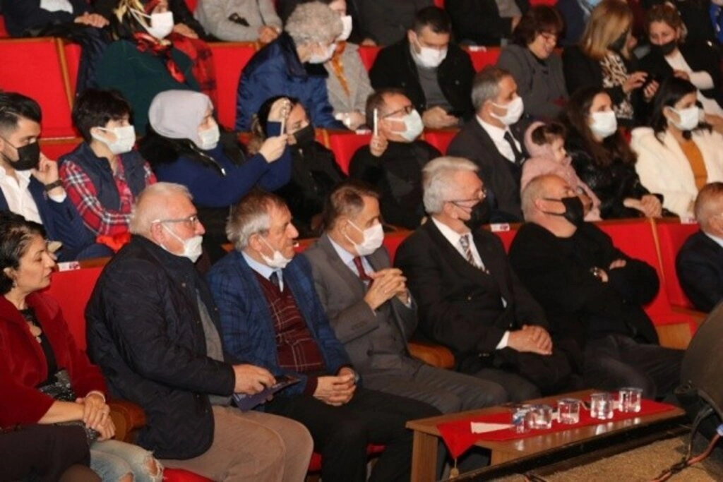 Atakum Belediyesi Türk Halk Müziği Korosu’ndan muhteşem konser