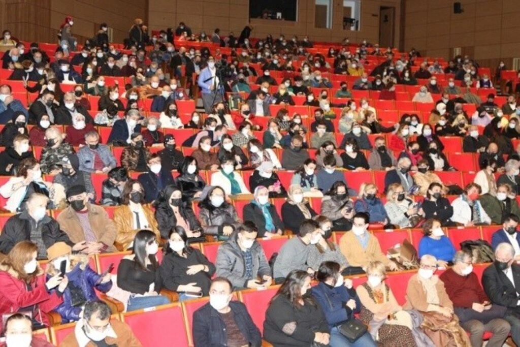 Atakum Belediyesi Türk Halk Müziği Korosu’ndan muhteşem konser