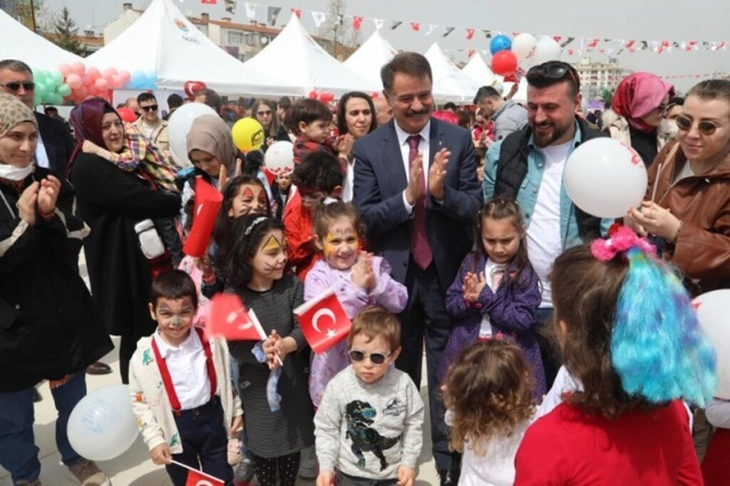 23 Nisan Ulusal Egemenlik ve Çocuk Bayramı Atakum’da dolu dolu kutlandı