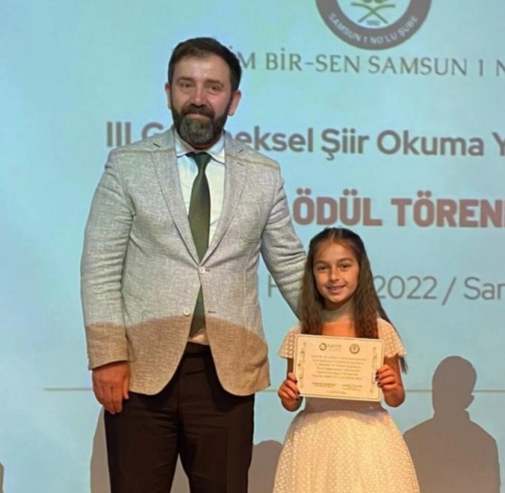 Eğitim Bir Sen Samsun 1 Nolu Şubesi Geleneksel Şiir Okuma Yarışmasının Üçüncüsü Yapıldı