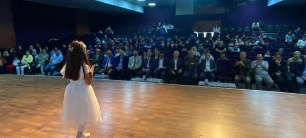 Eğitim Bir Sen Samsun 1 Nolu Şubesi Geleneksel Şiir Okuma Yarışmasının Üçüncüsü Yapıldı