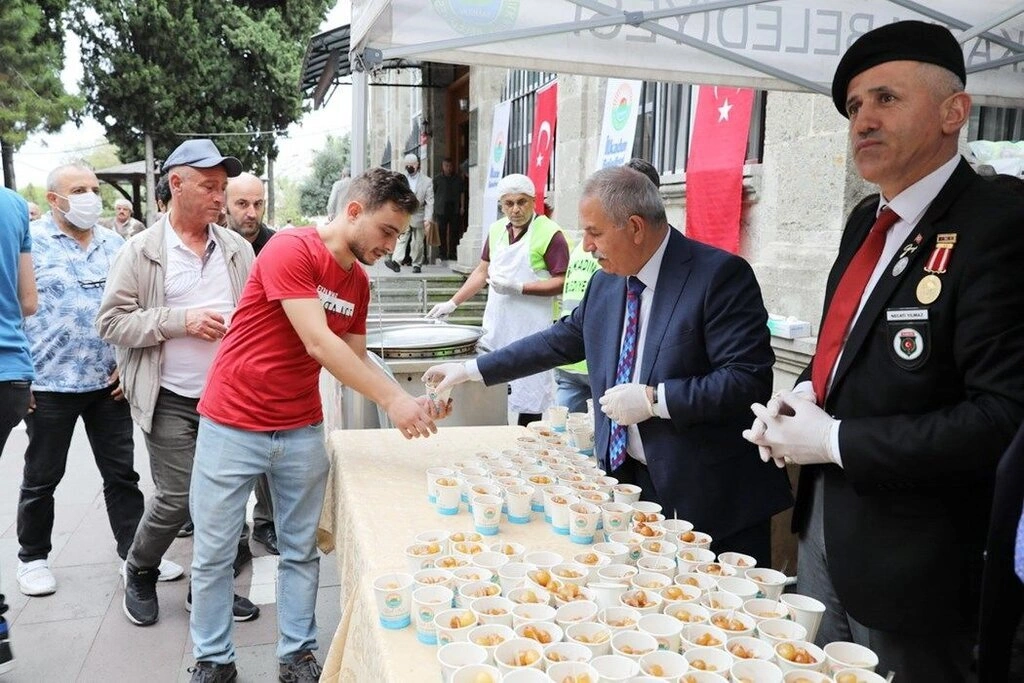 Samsun'da Gazilerin Büyük Coşkusu! Başkan Demirtaş Gaziler Günü'nde lokma dağıttı!