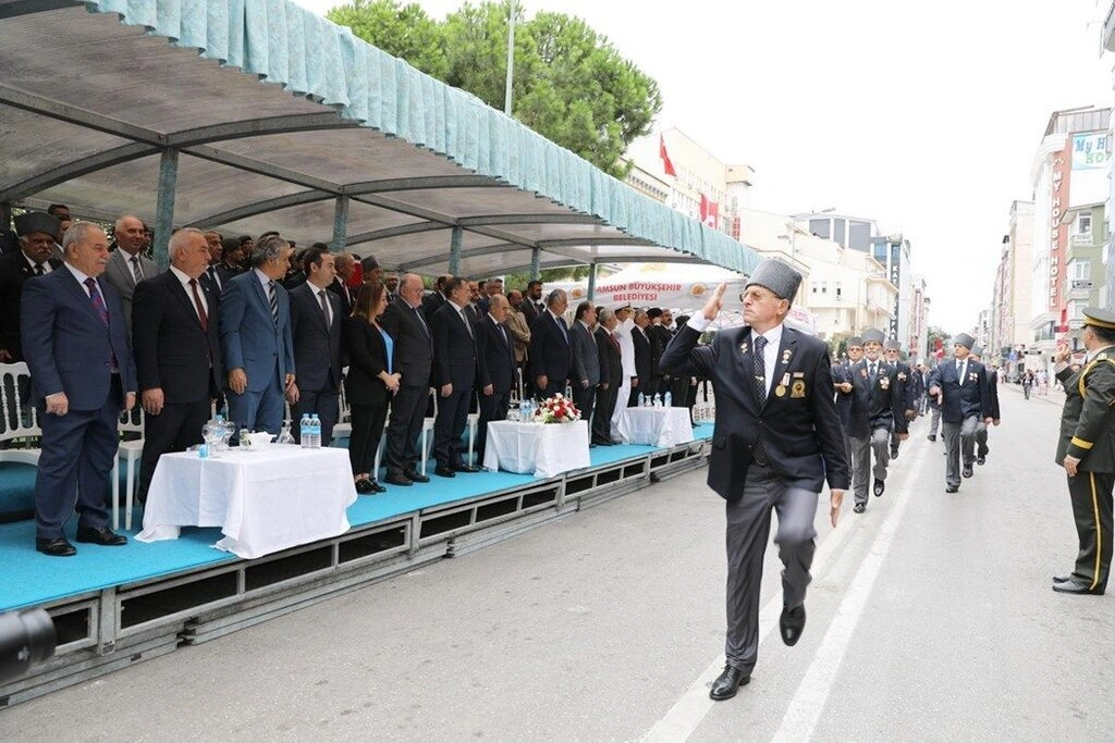 Samsun'da Gazilerin Büyük Coşkusu! Başkan Demirtaş Gaziler Günü'nde lokma dağıttı!