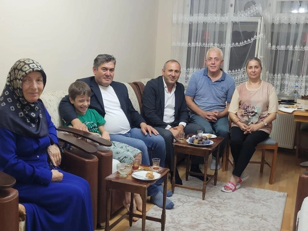 İlkadım'da hane hane 2023'e ziyaretleri devam ediyor