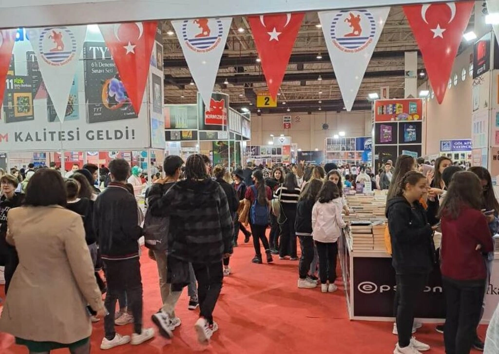 Karadeniz 7. Kitap Fuarı’nda OMÜ standına yoğun ilgi