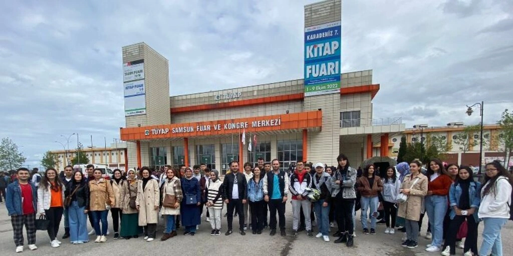 İLKEM'li öğrenciler TÜYAP Kitap Fuarı'nda