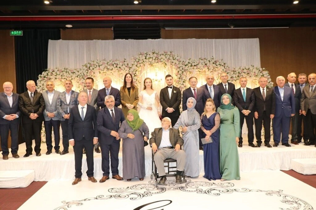 Birer ve Aksu ailelerinin mutlu günü!