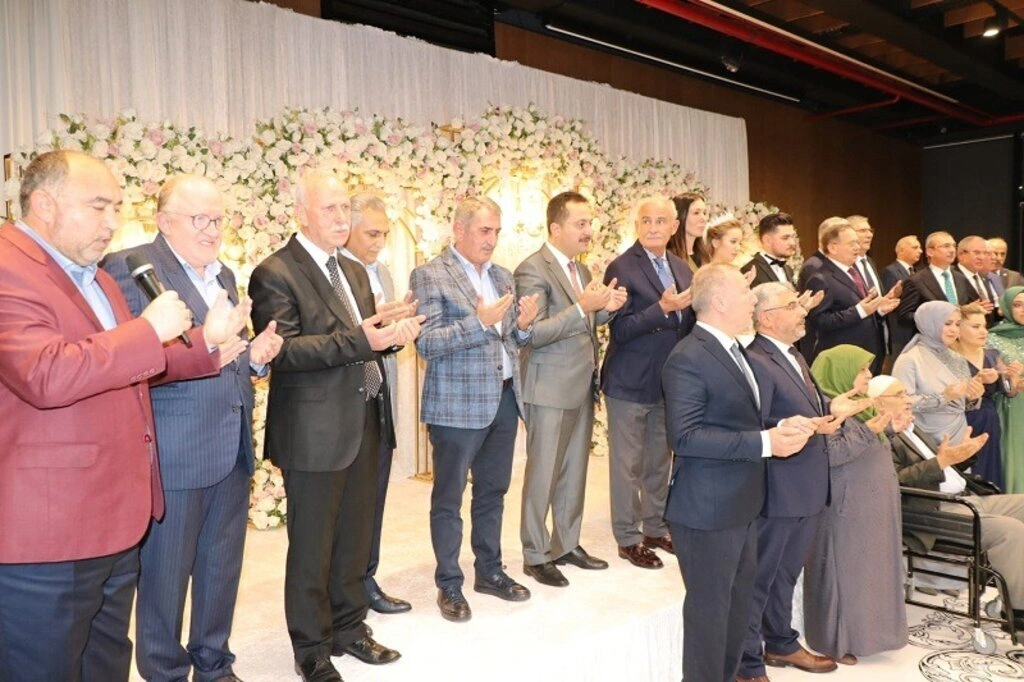 Birer ve Aksu ailelerinin mutlu günü!