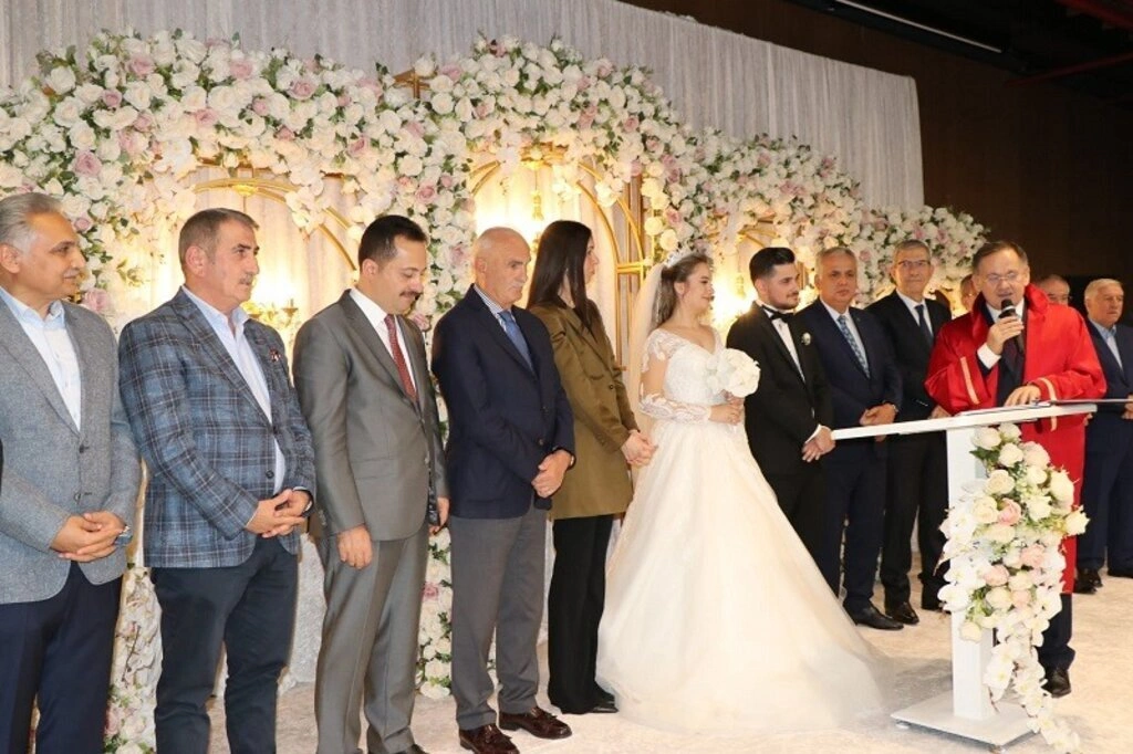 Birer ve Aksu ailelerinin mutlu günü!