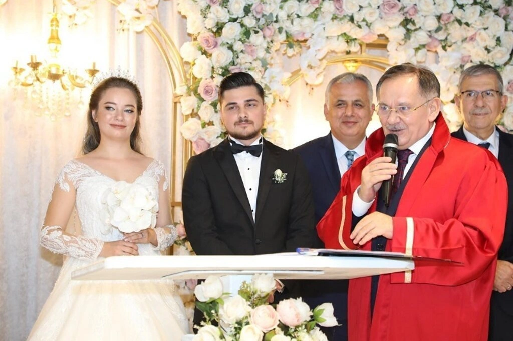 Birer ve Aksu ailelerinin mutlu günü!