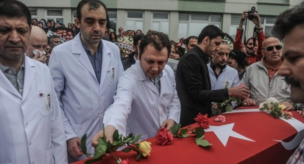 Şehit edilen doktor son yolculuğuna uğurlandı