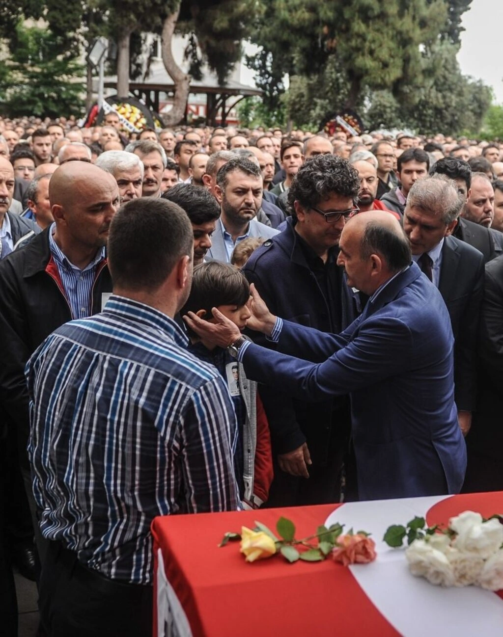 Şehit edilen doktor son yolculuğuna uğurlandı